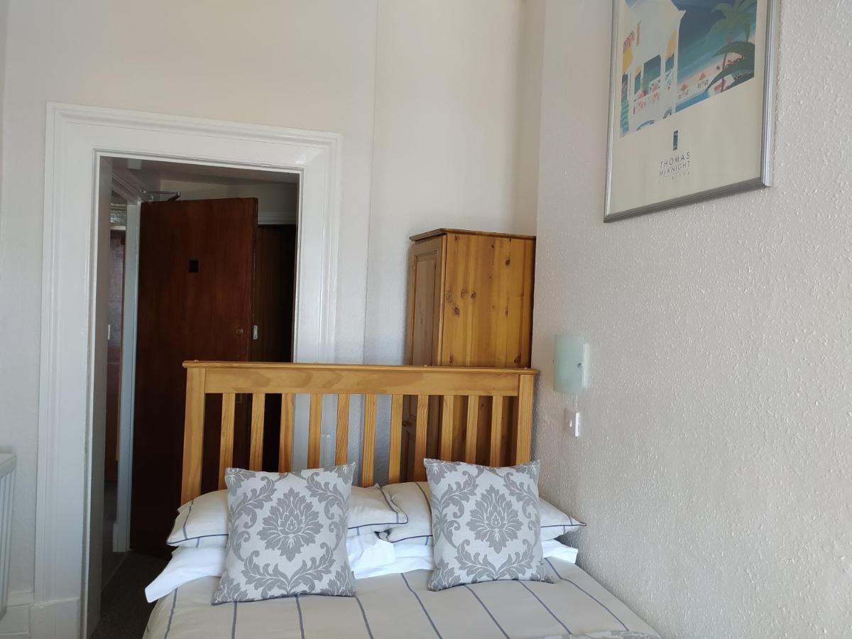 Bed and Breakfast Frosty Towers à Llandudno Extérieur photo