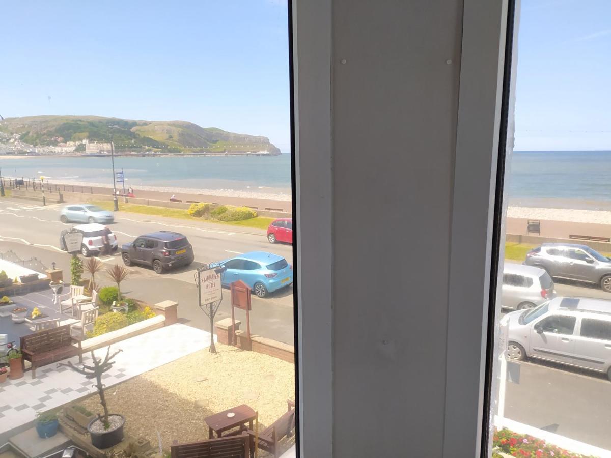 Bed and Breakfast Frosty Towers à Llandudno Extérieur photo